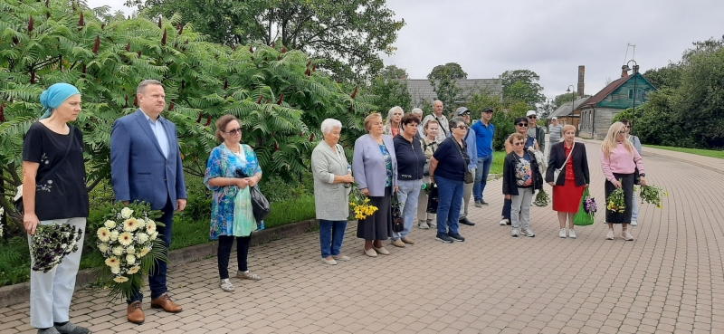 Ebreju tautas genocīda upuru piemiņas brīdis