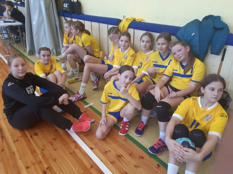 20. novembrī Salaspilī notika sacensības meitenēm U-13 (2010. gadā dzimušo) vecuma grupā. Trenere Ruta Muiženika un Kristīne Klementjeva. Šajā vecuma grupā startē sešas komandas: