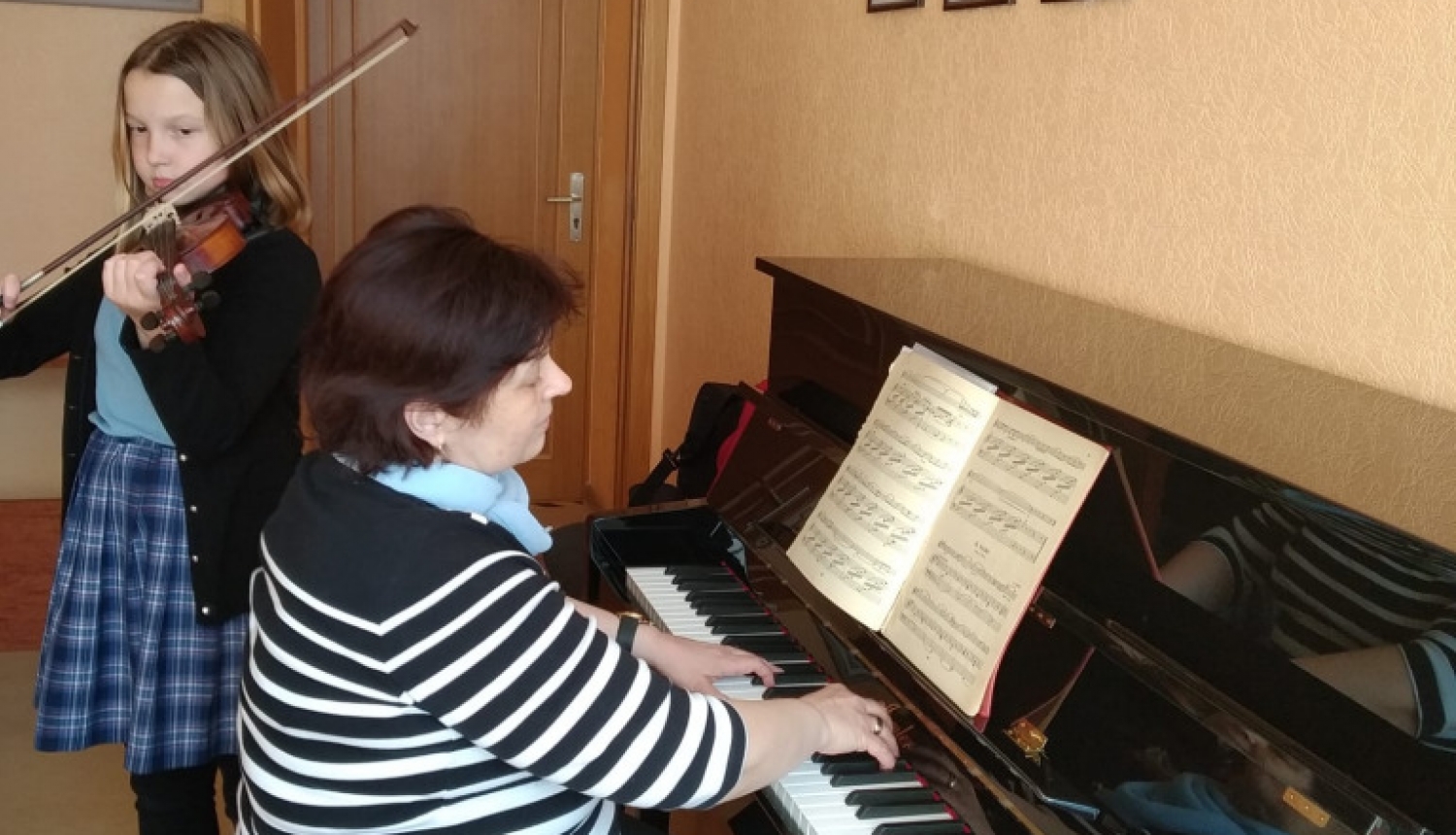 Pianīns Ludzas Mūzikas skolai piegādāts